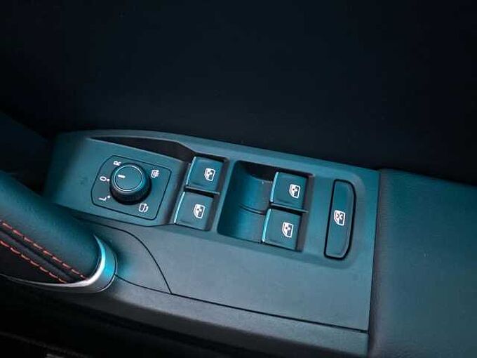 SEAT Leon 1.5 TSI Fr Black Edition Hatchback 5Dr Petrol Manual Euro 6 (S/S) (150 Ps)